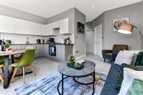 Cozy Battersea apartment Sleep 5 Easy Access to Central London, Londra
