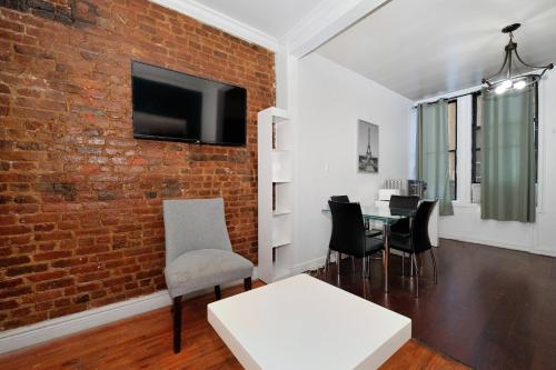 Near Time Square Cozy 2br In Nyc in New York, USA