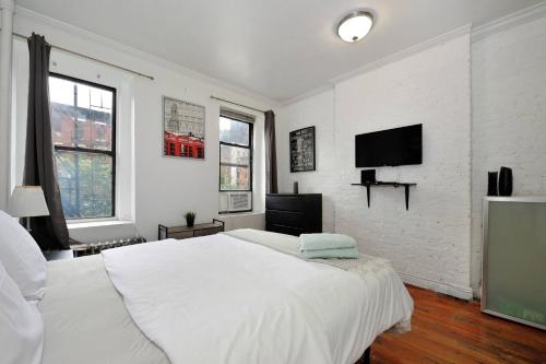 Near Time Square Cozy 2br In Nyc in New York, USA