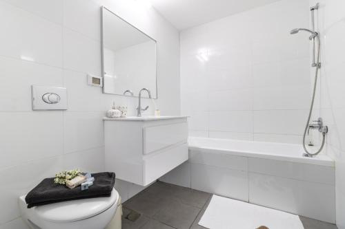 Isrentals Haneviim - ApartHotel In City Center - image 14