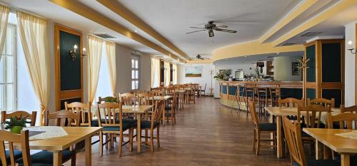 Zamecky Hotel Lednice - image 10