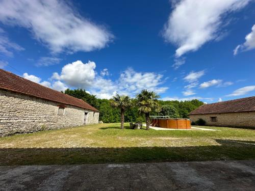 The charming private Farmhouse at La Grenouillére - Location saisonnière - Puyréaux