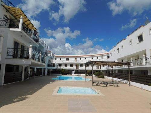 Úszómedence, Paramount Gardens Resorts C202 in Tersefanou