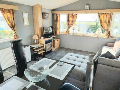 Wright Choice caravan rental 5 Lunan View St Cyrus Caravan Park