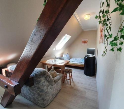 Geräumiges und liebevoll eingerichtetes Ferienhaus für bis zu zehn Personen mit Terrasse und Grill im Garten