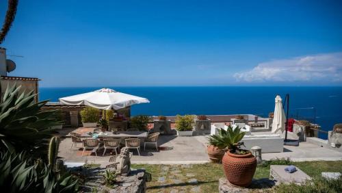 praino villa pool and seaview