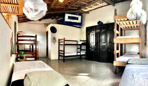 8 twin beds