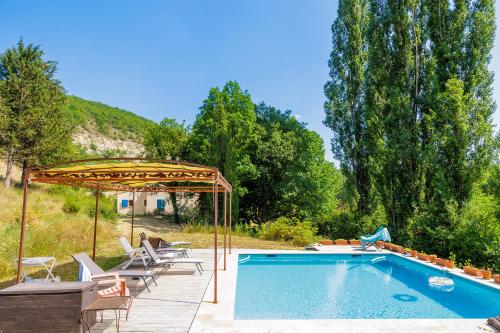 Charmant mas provençal avec piscine proche Forcalquier gîte à louer Les Ybourgues