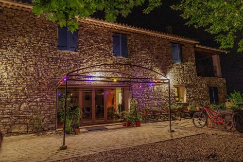 Charmant mas provençal avec piscine proche Forcalquier