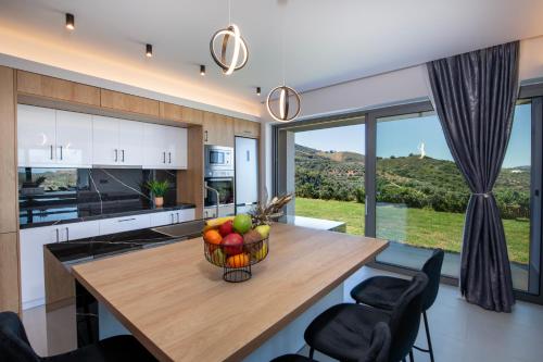 Arithea Villa in Theriso