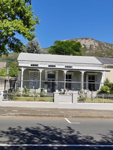 Ladamon 3, Paarl