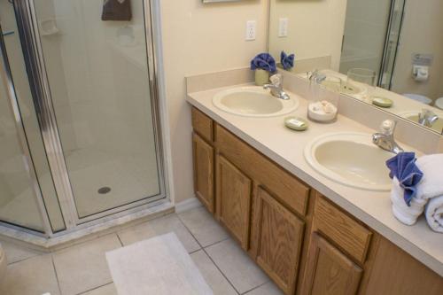 Glenbrook Pool Home 4 Bed 3 Bath in Orlando, USA