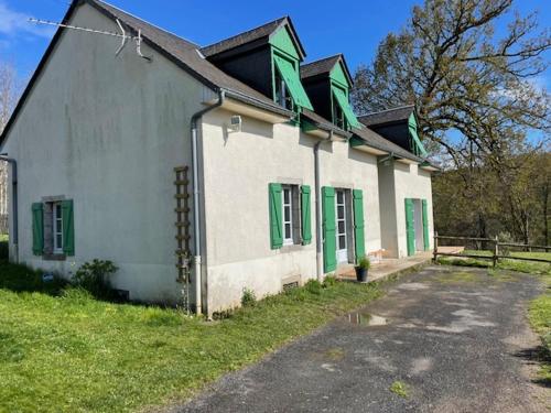 Domaine de Feix gîte à louer Ambrugeat