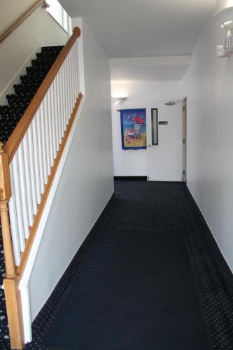 American Host Inn - image 10