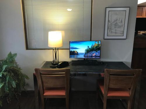 Days Inn by Wyndham International Falls - image 29