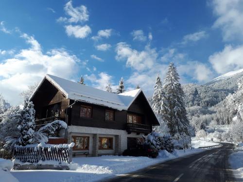 Viesnīcas āriene, Adventure House in Palfau