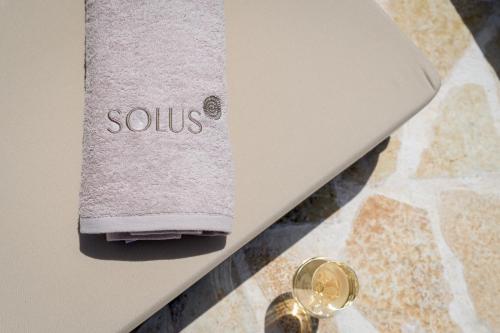 Solus Suites Milos