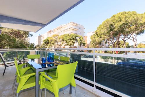 Two-Bedroom Apartment room in UHC LA CUMBRE APARTMENTS
