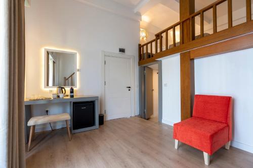 Standard Double Room image 10