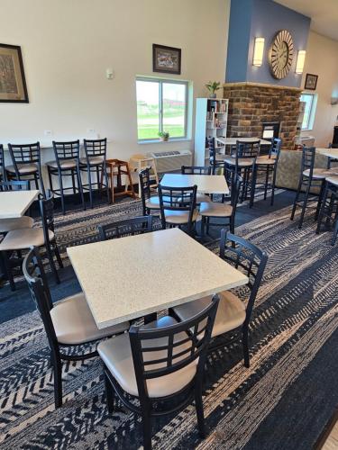 Cobblestone Inn & Suites – Manchester