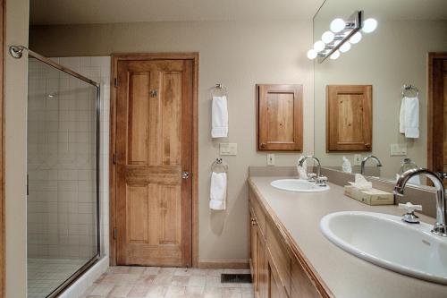 One Breckenridge Place 19 by Great Western Lodging in Breckenridge, USA
