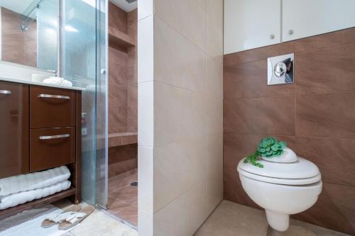 King David Apartment - J&J - image 6