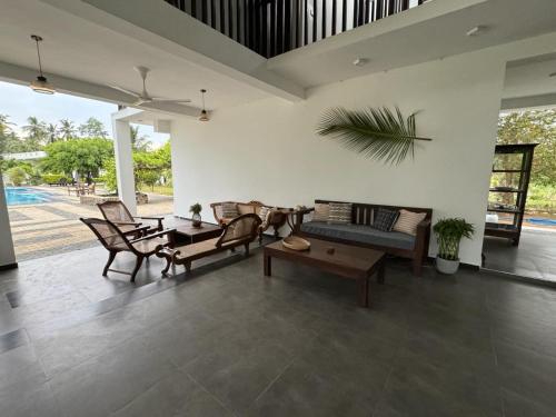 Shades Hotel & Villa in 마타라