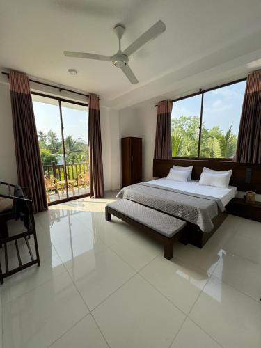 Deluxe Double Room with Shower image 10