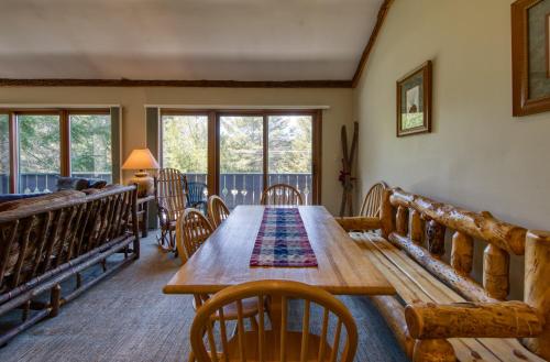 Lovely and Comfortable Condominium Blocks to Main Street! in Lake Placid, USA