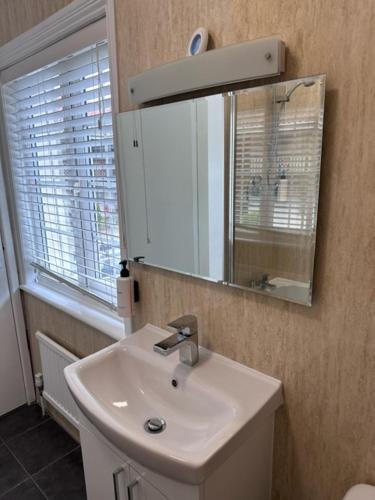 East Ayton Country House Hotel - image 2