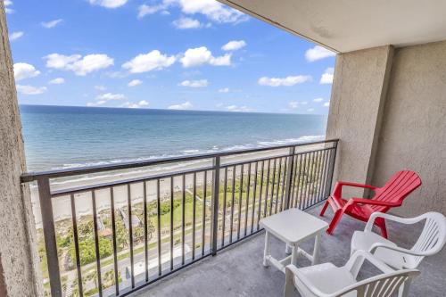 Scenic Views from the balcony at Ocean Forest Plaza Condos - 발코니/테라스