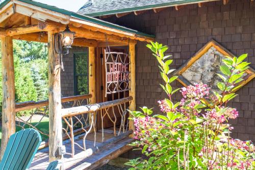 Lovely Lakeview Cabin Minutes to Main Street! in Lake Placid, Vereinigte Staaten von Amerika