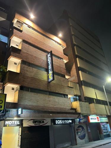 . Hotel Country Medellin