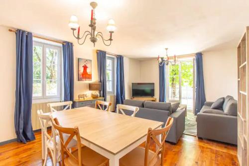 L'Elégante - maison de ville avec jardin gîte à louer Planioles