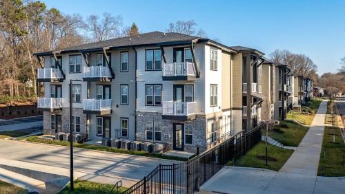Landing at The Henry - 1 Bedroom in Northwest Charlotte in Charlotte, USA
