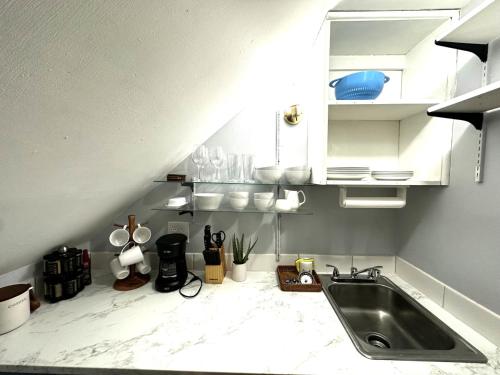 Tranquil 1-Bed Apt. Private Tranquil 1-Bed Apt. Private