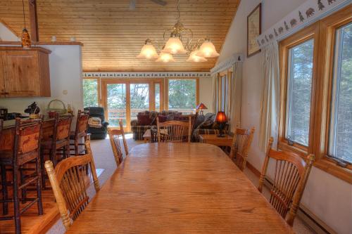 Beautiful Village Home with Hot Tub, Blocks to Main Street! in Lake Placid, USA