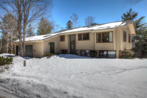 Beautiful Village Home with Hot Tub, Blocks to Main Street! in Lake Placid, USA