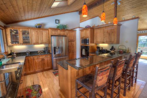 Beautiful Village Home with Hot Tub, Blocks to Main Street! in Lake Placid, USA