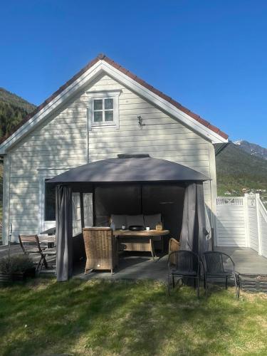 ทัศนียภาพภายนอกโรงแรม, Stryn Golden Resort-«Skulehuset» in สตริน