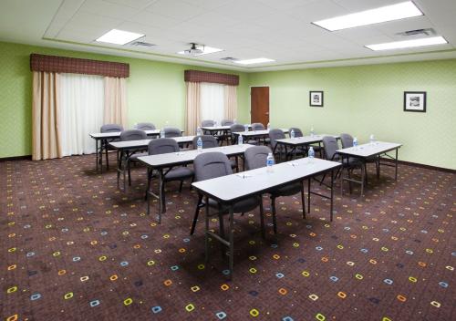 Holiday Inn Express Hotel & Suites Van Wert, an IHG Hotel