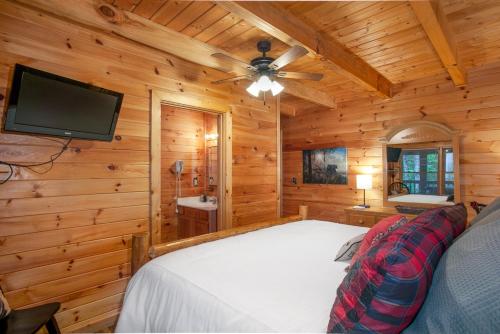 Eagles Bluff Lookout Mountain View Game Room in Sevierville, USA