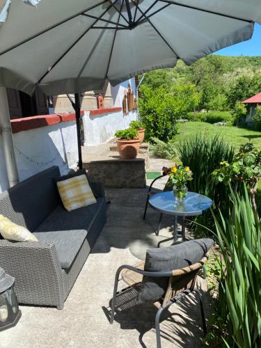 Kánya Veranda (Kanya Veranda) in Szomolya