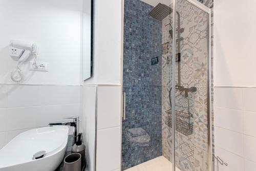 Frullhouse - Sweet Dreams in Florence - image 4