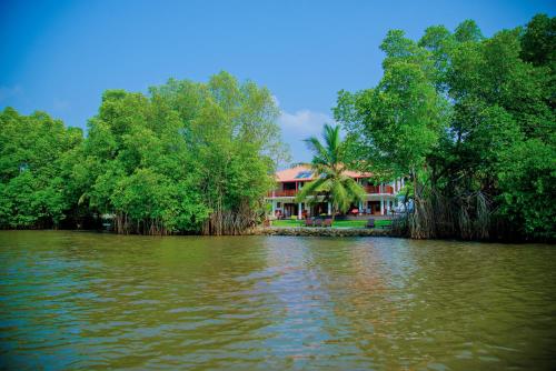 Lagoon Bentota Resort