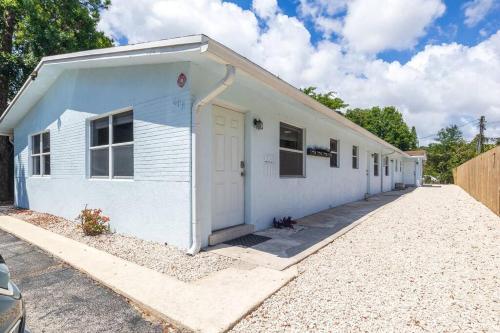Cozy 2bed 1 Bath 5 min to Las Olas W/free parking! in Fort Lauderdale, USA