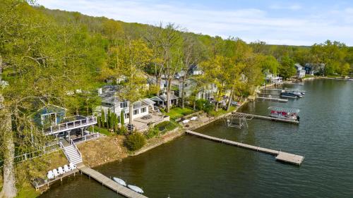 Luxury Conesus Lakeside Dock Modern Amenities