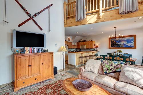Corral 308W by Great Western Lodging in Warrior's Mark