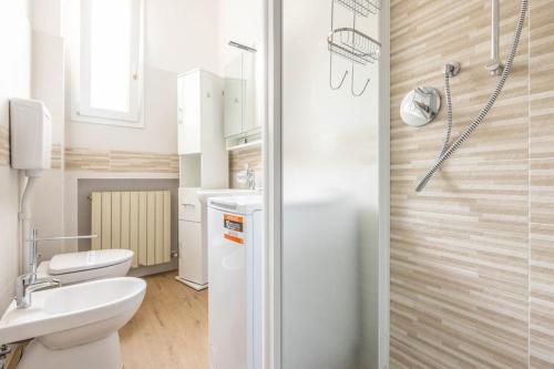 Essential Bologna - Ambrogio Host