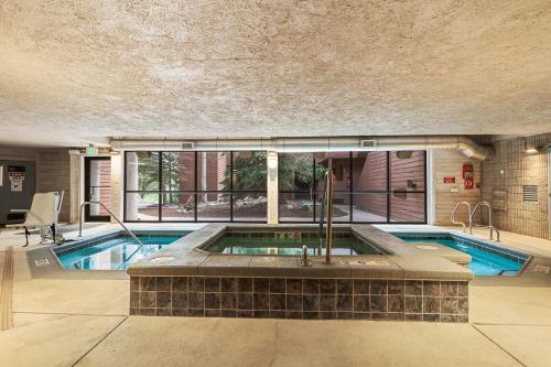 Marina Place 115 by Great Western Lodging in Dillon, USA
